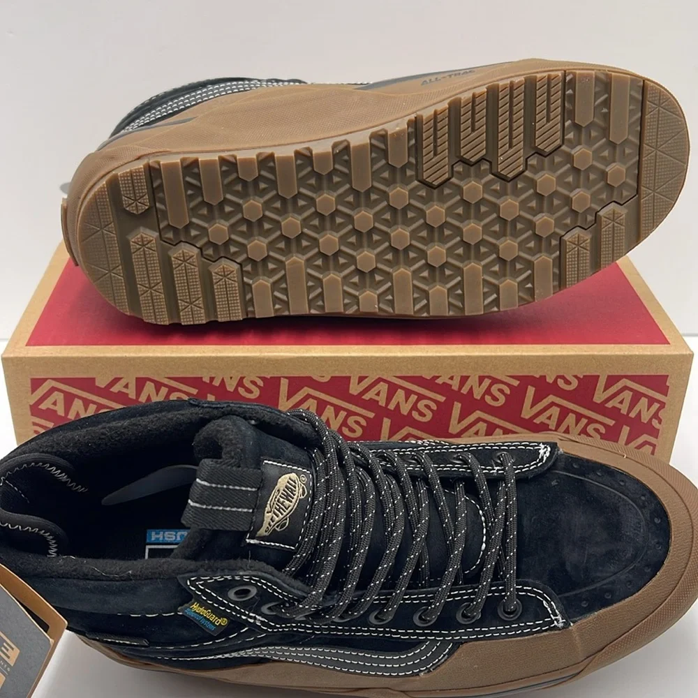 Vans Men’s Sk8-Hi Dip Mte-2
Black/Gum
VN0009QKB9M
Boots Cold Weather Sneakers - Picture 4 of 16